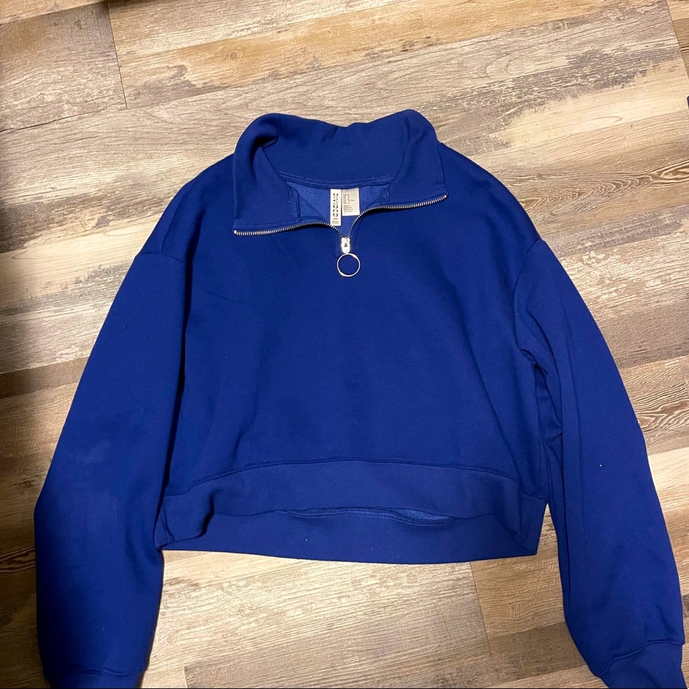 NWOT H&M Crop Hoodie
